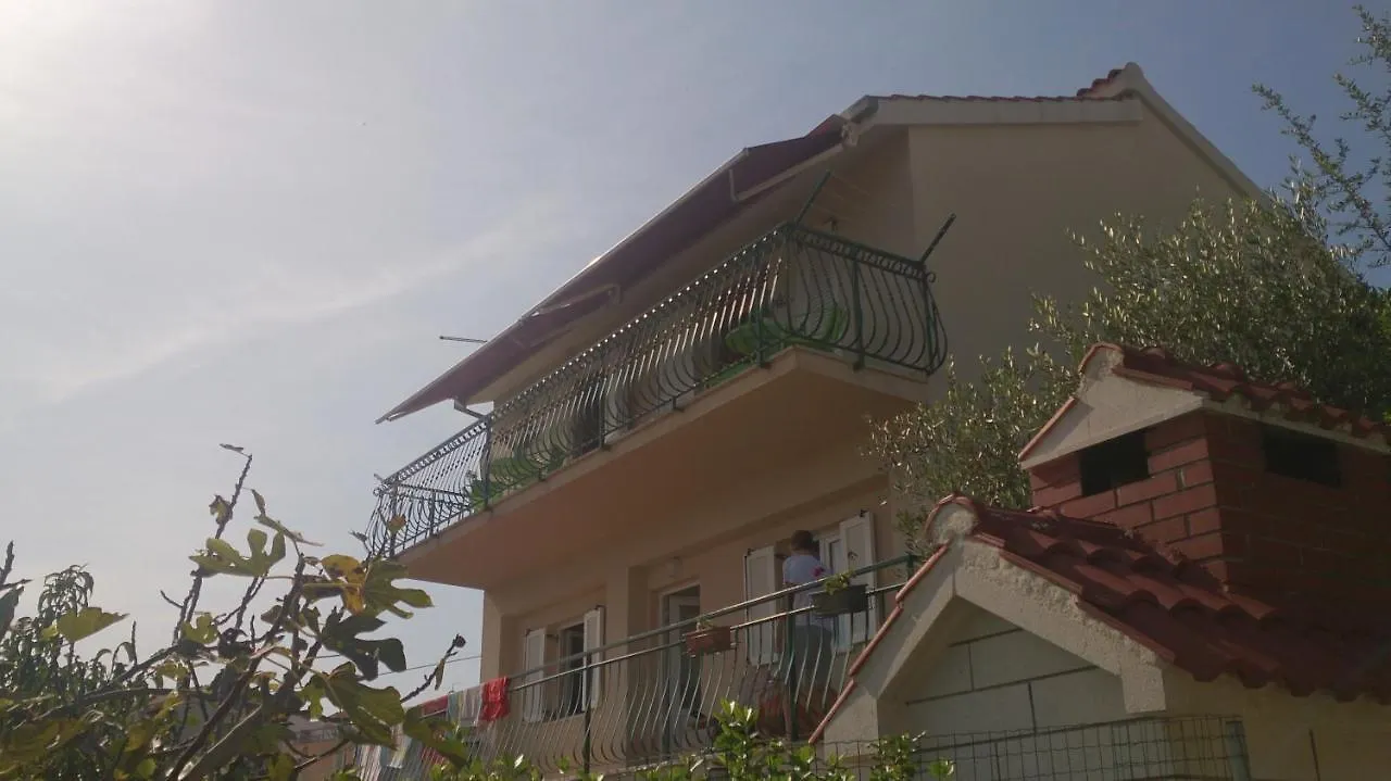 Apartments Toni Trogir